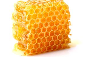 Косметичні властивості бджолиного воску